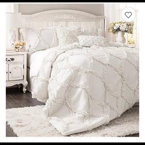 White king size comforter